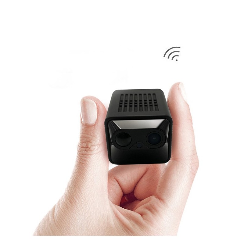 WIFI camera connected remotely very long autonomy PIR motion detection