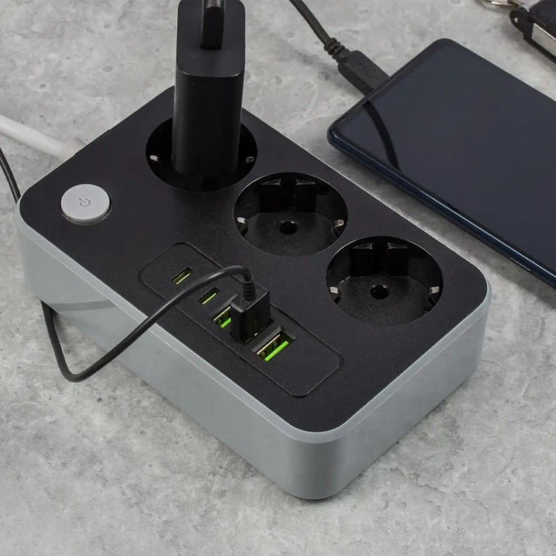 Cámara WiFi Full HD en Regleta de Enchufes y Puertos USB